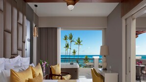 Preferred Club Master Suite Ocean Front | أغطية فراش متميزة وألحفة محشوة بالريش وعناصر مجانية داخل الميني بار