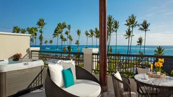 Preferred Club Master Suite Ocean Front | 1 chambre, literie de qualité supérieure, couette en duvet d'oie