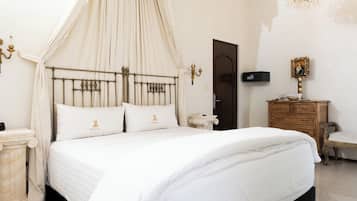 Habitación de lujo doble, 1 cama de matrimonio grande | Ropa de cama de alta calidad y edredones de plumas