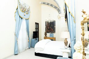 3 室のベッドルーム、エジプト綿のシーツ、高級寝具、羽毛の掛け布団