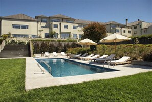 Kolam renang terbuka