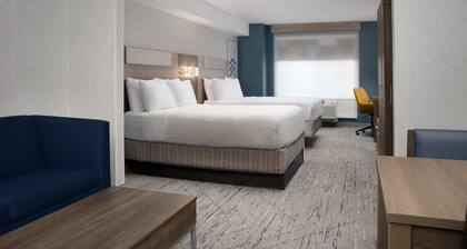 Holiday Inn Express & Suites Alexandria - Fort Belvoir by IHG