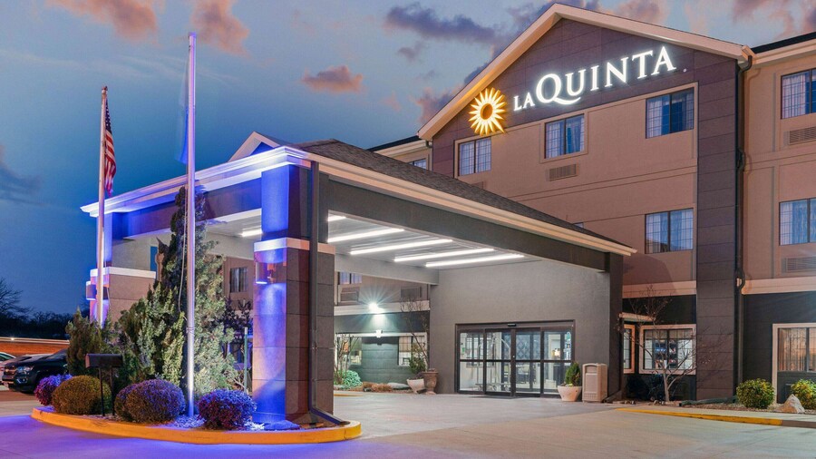 La Quinta Inn & Suites by Wyndham Ada