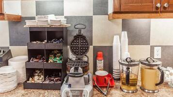 Free daily continental breakfast