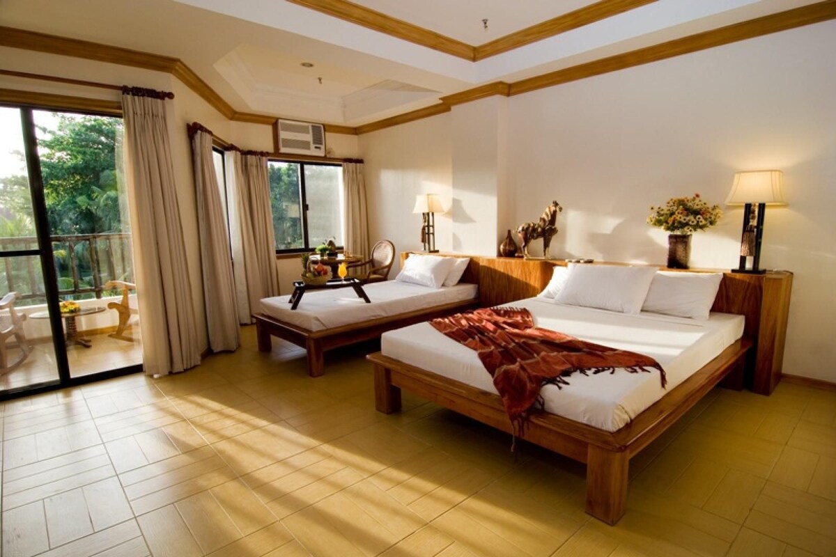 In-room safe, desk, blackout drapes, rollaway beds (surcharge)