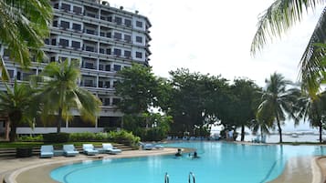 2 outdoor pools, open 8:00 AM to 6:00 PM, pool loungers