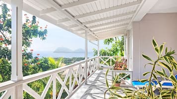 Coin salon dans le hall