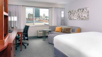 Executive Room, 1 King Bed with Sofa bed | Premium bedding, desk, blackout drapes, iron/ironing board