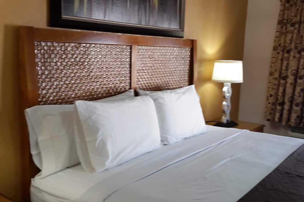 American Regency Inn