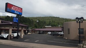 숙박 시설 정면