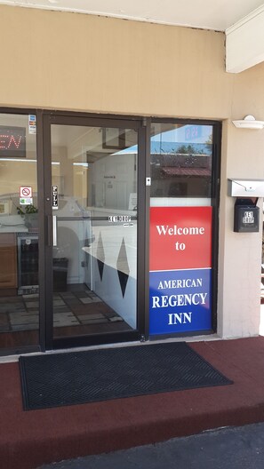Front of property - American Regency Inn (Williams)