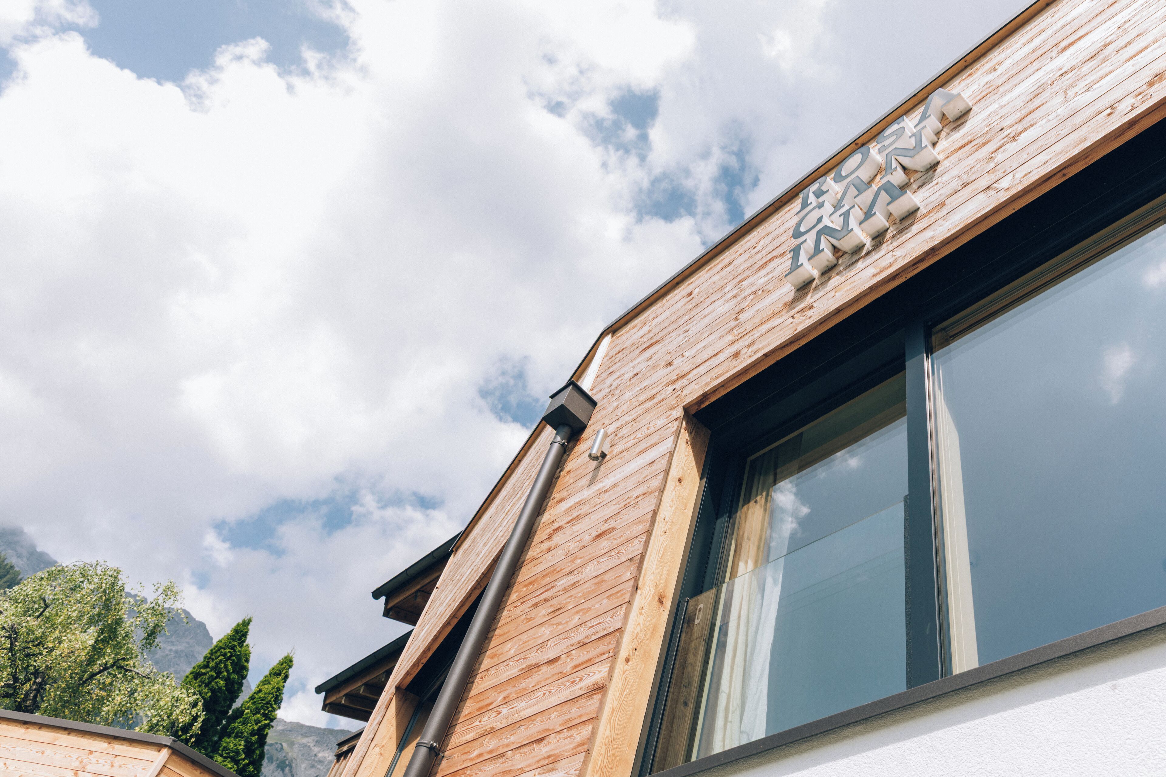 Vista frontal de la propiedad