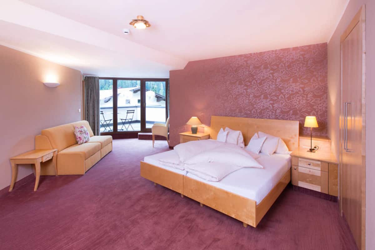 superior double room, balcony | premium bedding, minibar, in-room safe, free wifi