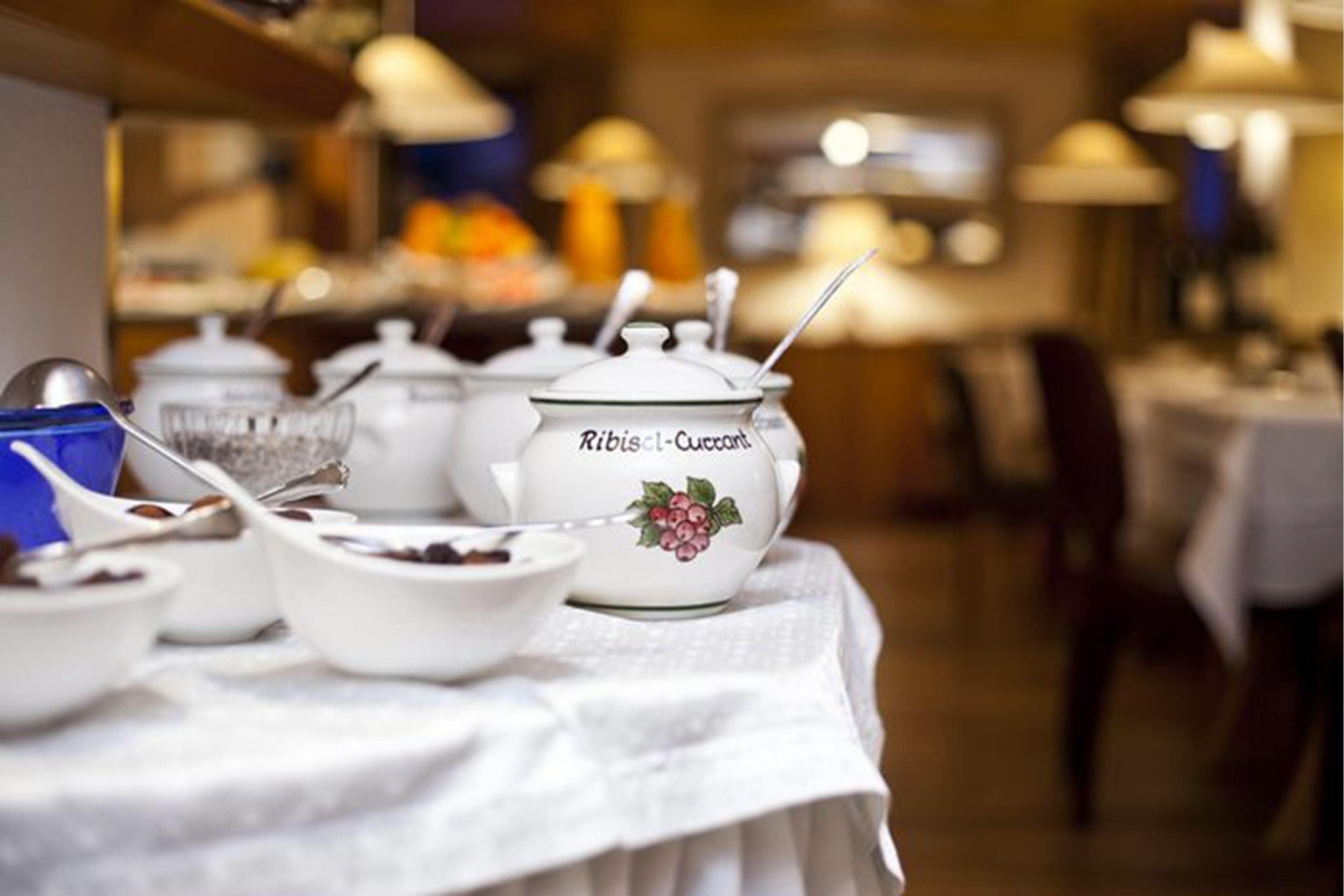 breakfast (eur 18.00 per person)