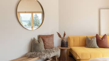 Suite, Balkon | Hochwertige Bettwaren, Minibar, Zimmersafe, kostenloses WLAN