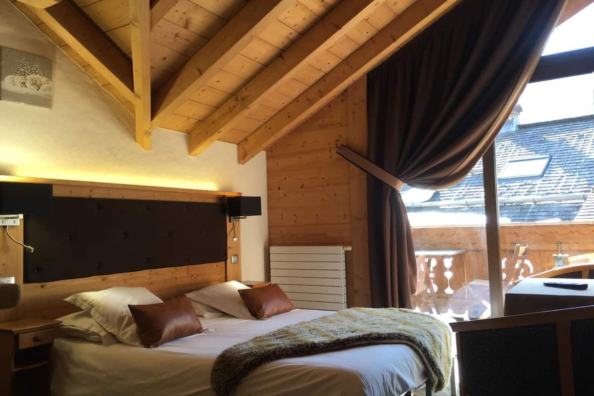 in-room safe, desk, free cots/infant beds, rollaway beds