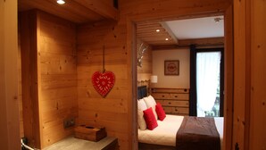 Tweepersoonskamer | Een kluis op de kamer, een bureau, gratis babybedden, gratis wifi