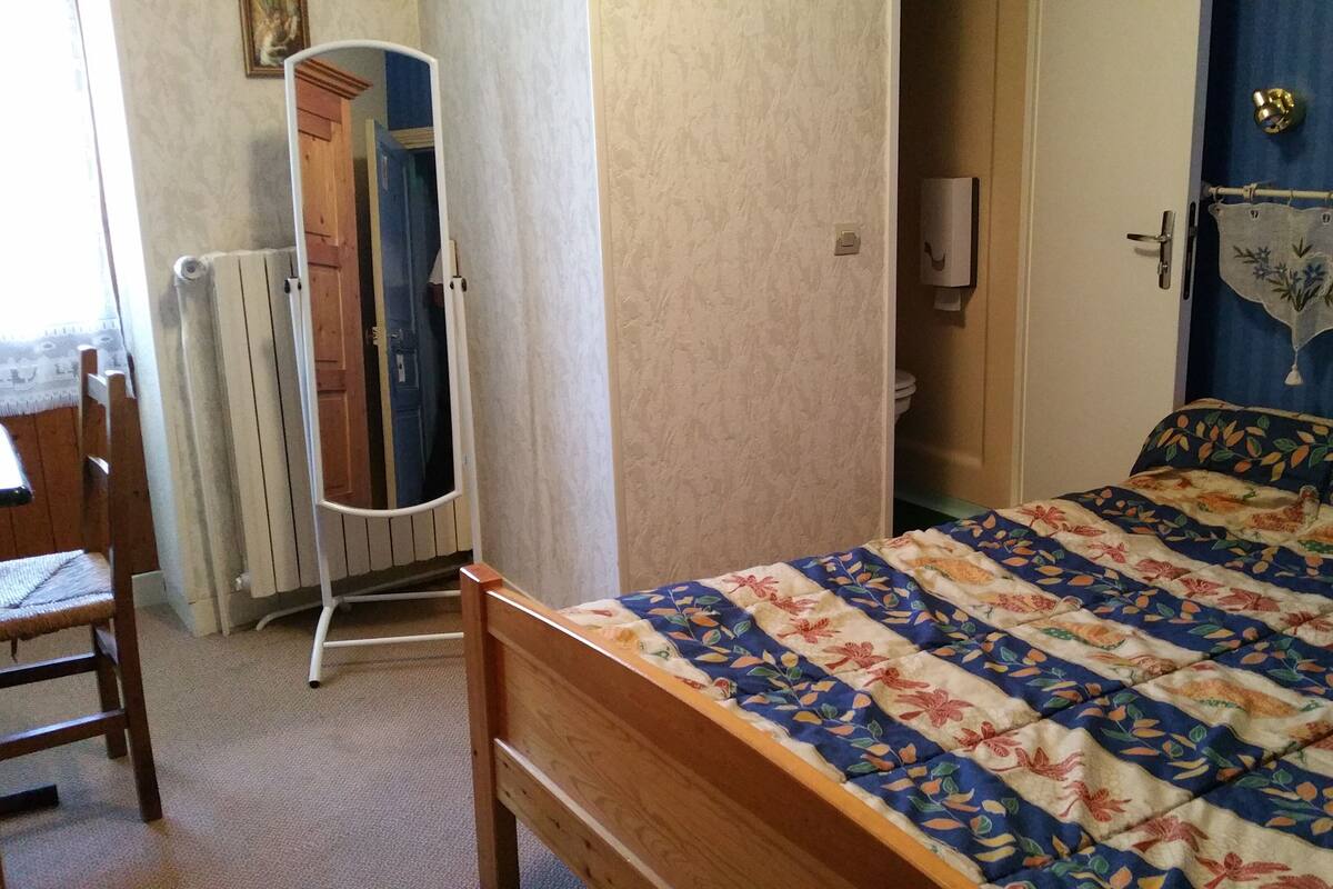 Double Room (Small) | Peti besi dalam bilik, Wi-fi percuma