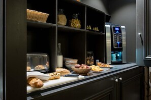 Desayuno buffet todos los días (con cargo) 