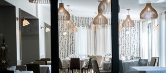 Logis Hôtel Tante Yvonne & son Restaurant semi-gastronomique Lyon Nord