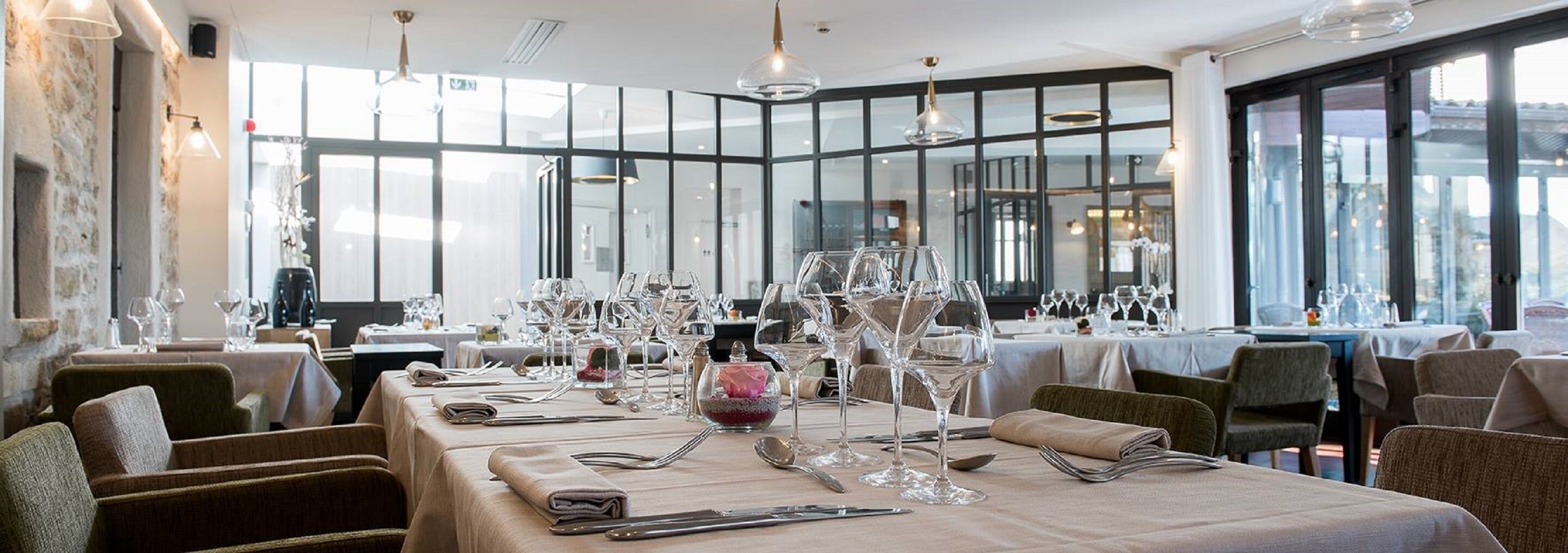 Foto - Logis Hôtel Tante Yvonne & son restaurant semi-gastronomique - Lyon Nord