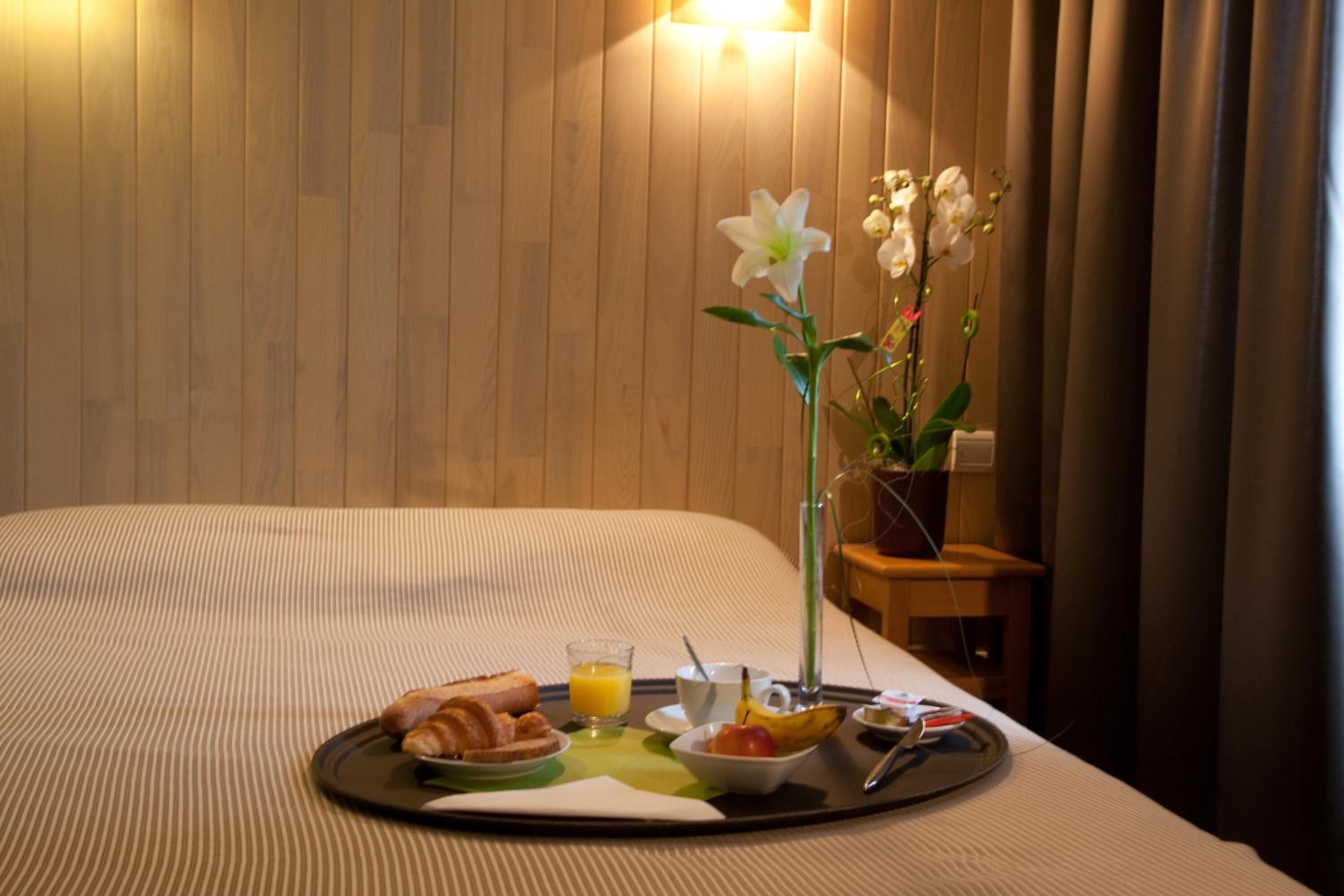 Bureau, chambres insonorisées, Wi-Fi gratuit, draps fournis