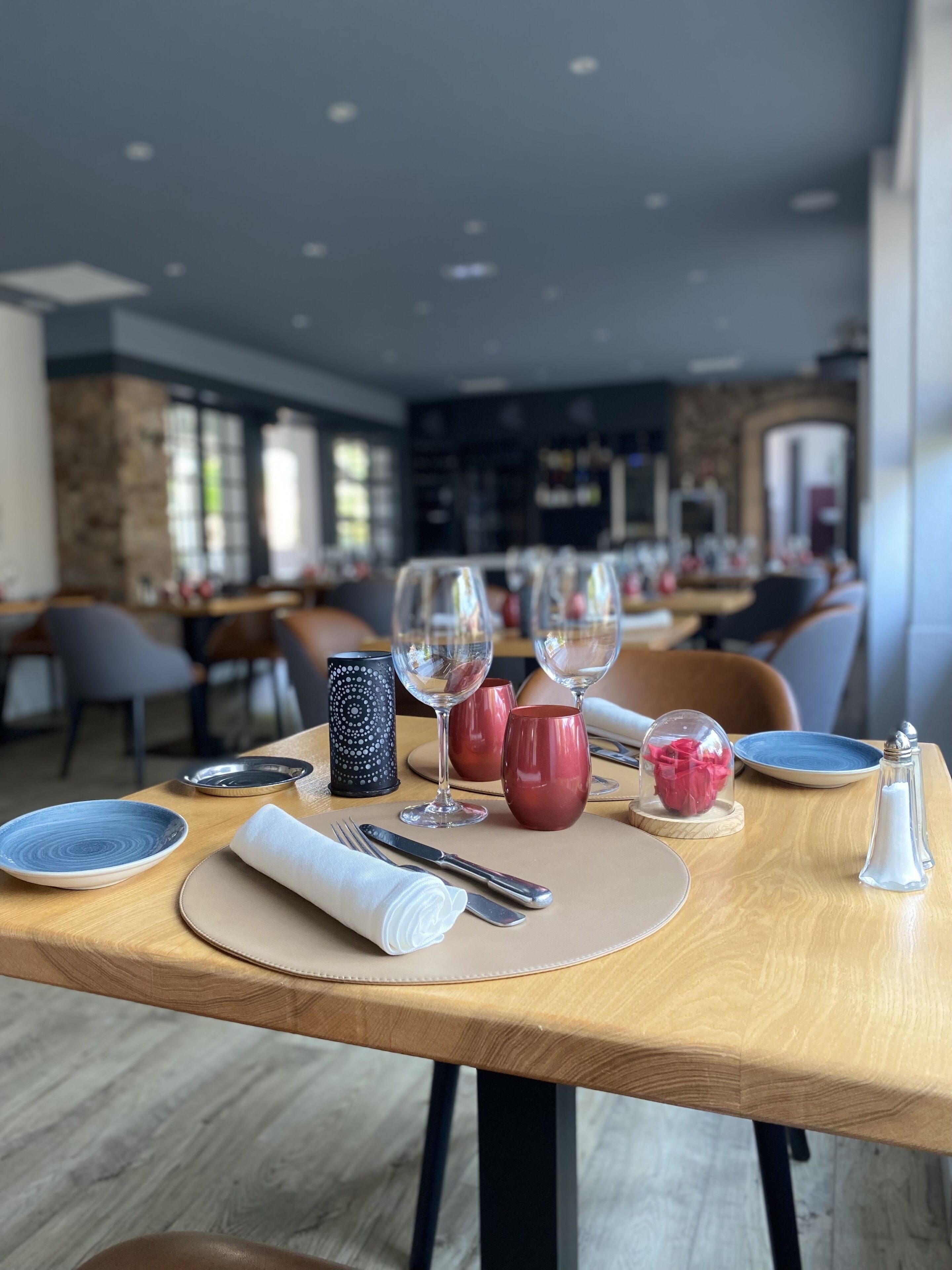 breakfast, lunch, dinner served; french cuisine