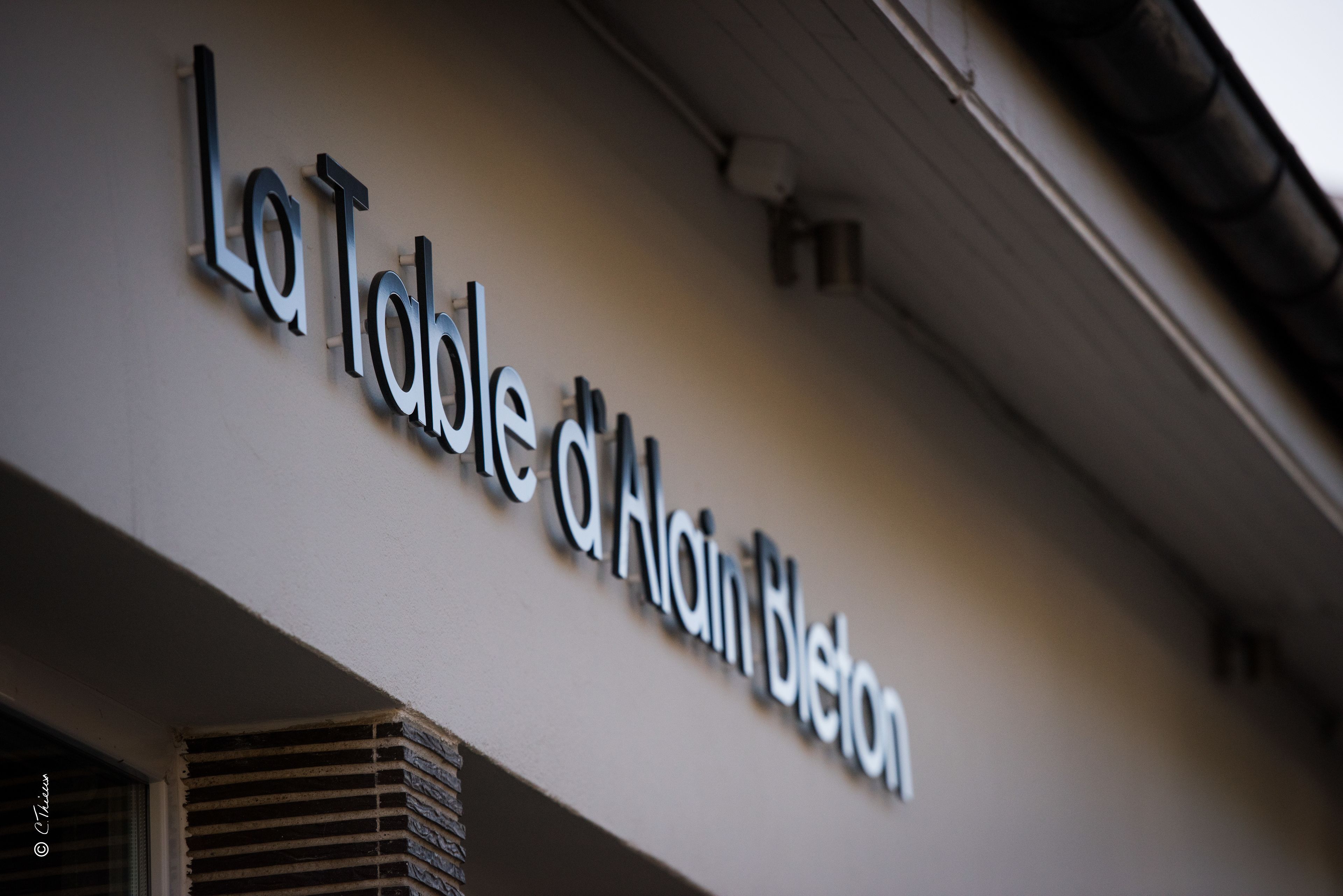 breakfast, lunch, dinner served; french cuisine