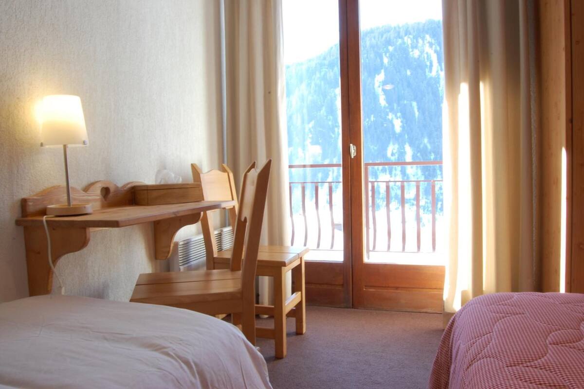 1 bedroom, desk, iron/ironing board, free wifi