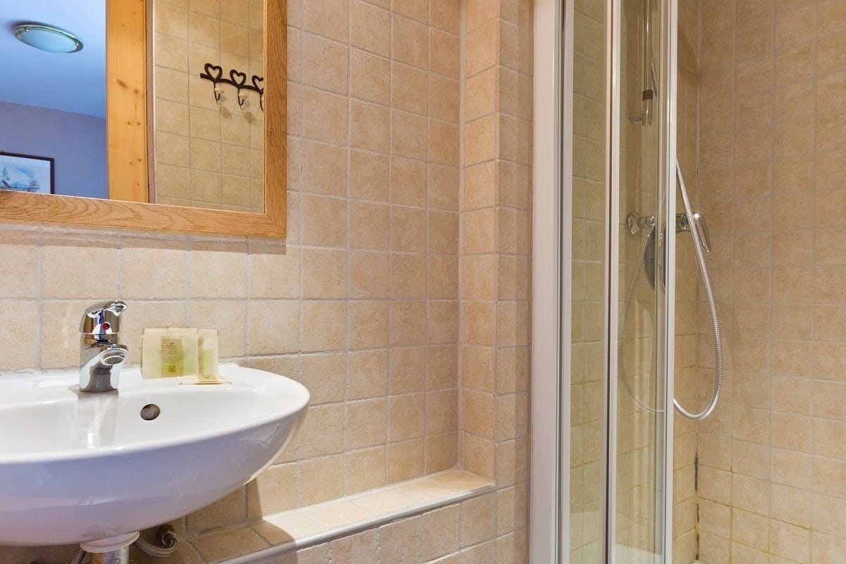 superior triple room | 1 bedroom, desk, iron/ironing board, free wifi