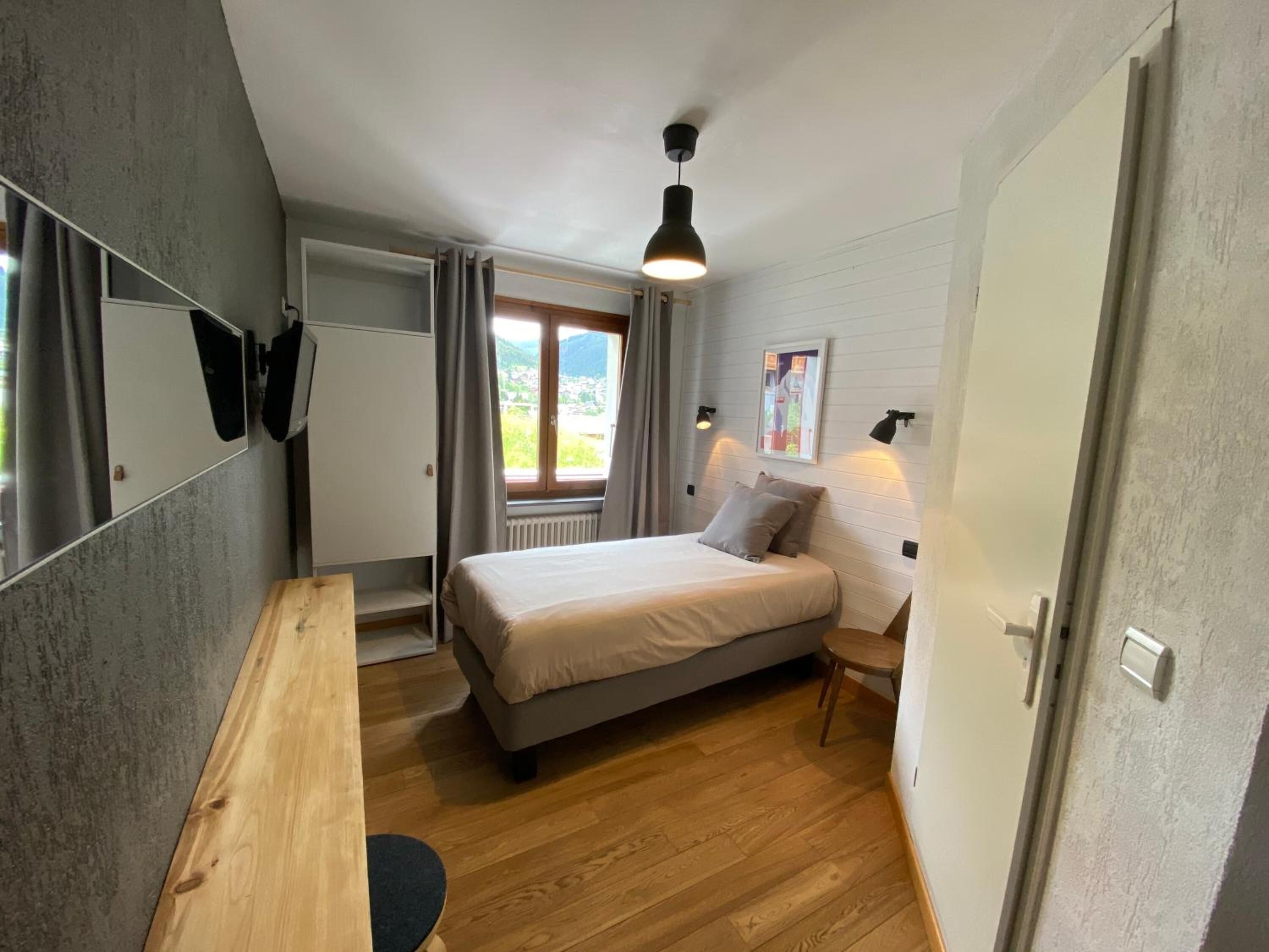 1 bedroom, desk, iron/ironing board, free wifi