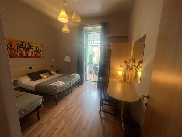 Dreibettzimmer, Gemeinschaftsbad