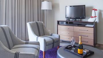 Executive-rum | Vardagsrum | 37-tums tv med satellitkanaler och dvd-spelare