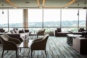 2 bares o lounges, bar en la azotea 