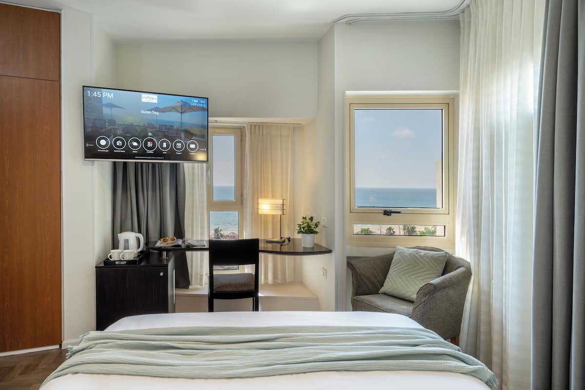 Camera Standard, vista mare | Una cassaforte in camera, una scrivania, Wi-Fi gratuito, lenzuola