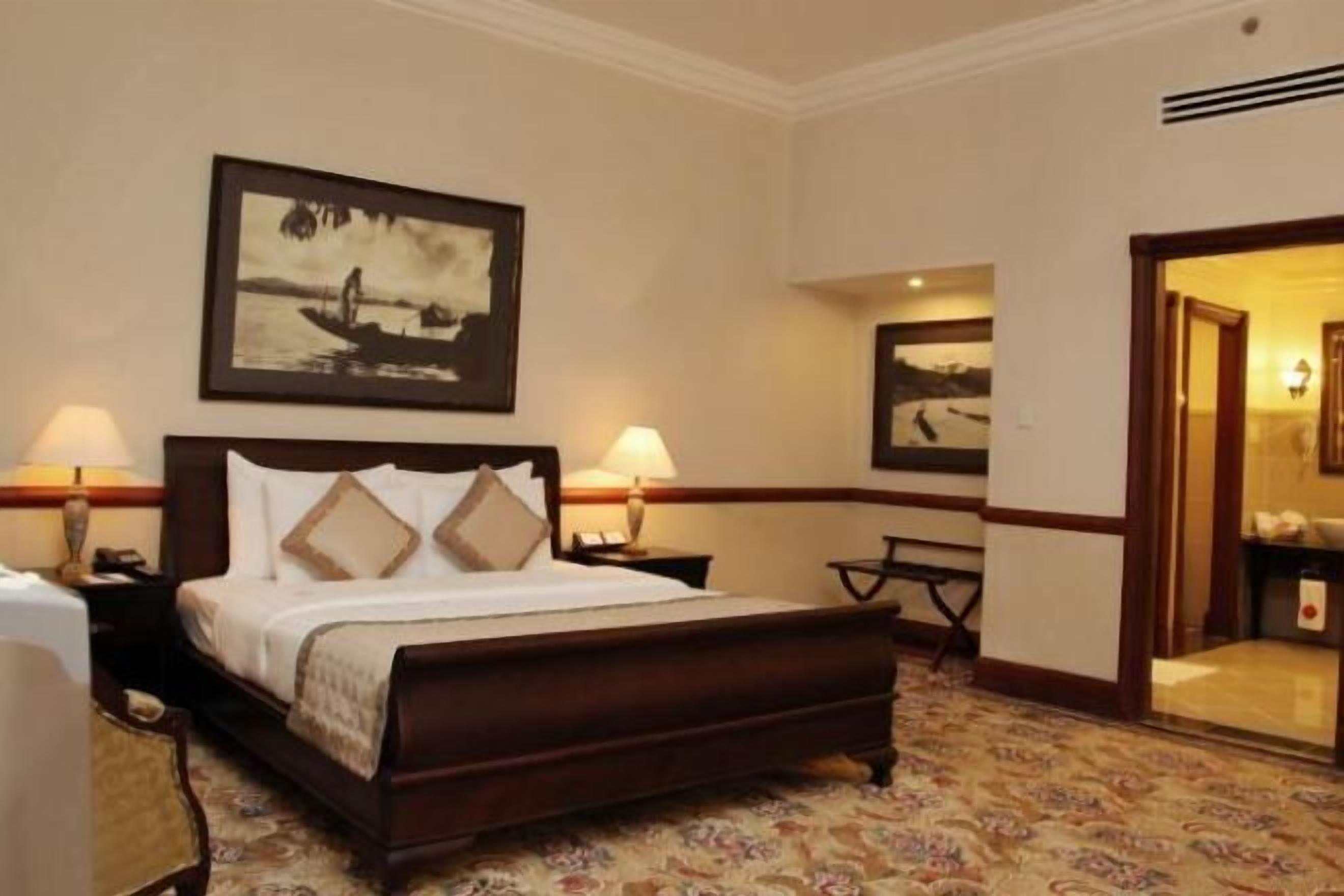 Minibar, in-room safe, desk, blackout drapes