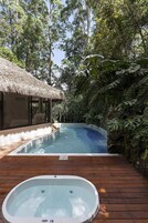 Minibar, sistema de insonorización, wifi gratis y ropa de cama 