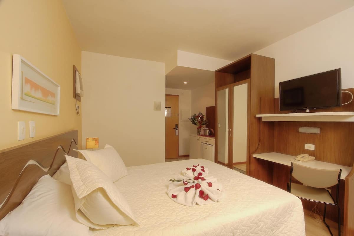 Minibar, in-room safe, desk, free WiFi