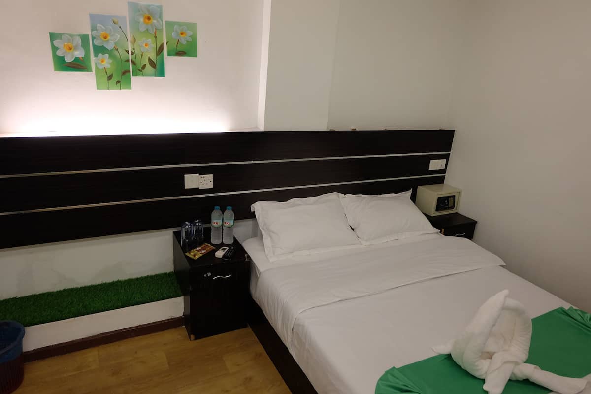 In-room safe, free WiFi