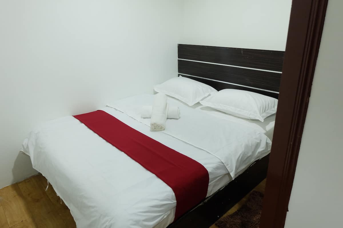 Standard Double Room | In-room safe, WiFi (free)