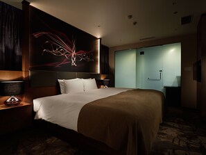 Premium bedding, in-room safe, desk, iron/ironing board - Akasaka Granbell Hotel (Tokyo)