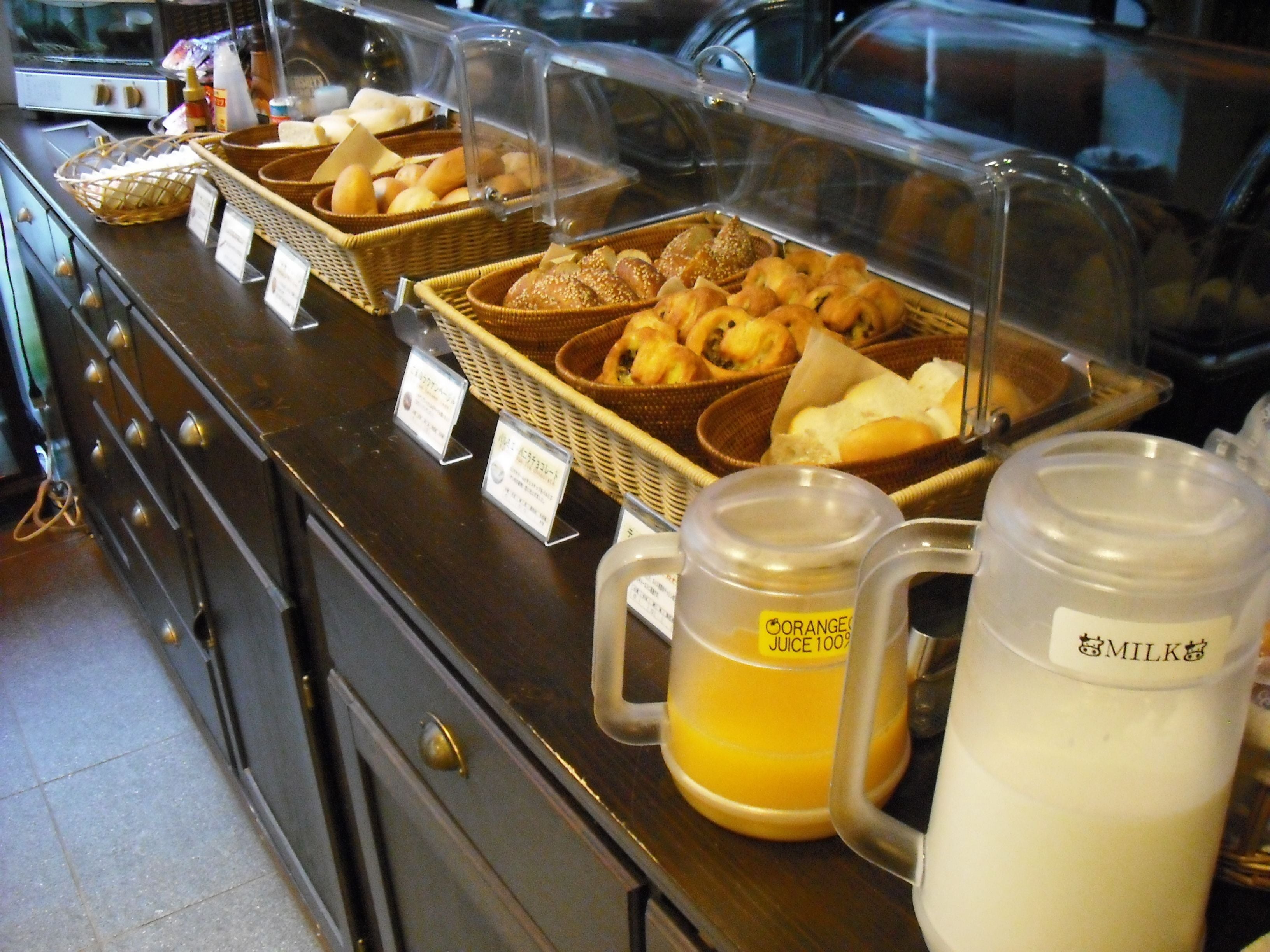 free daily continental breakfast
