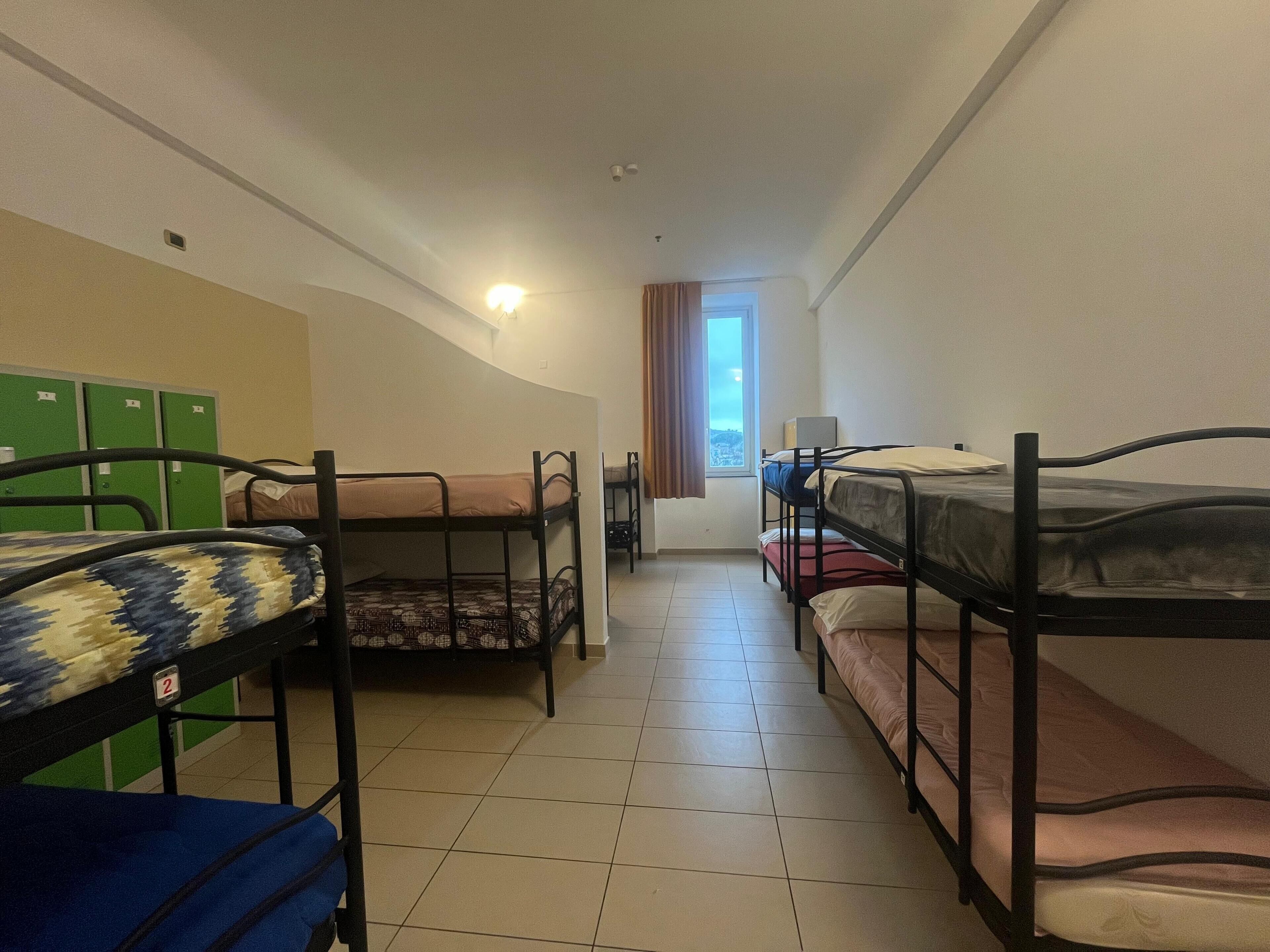 Safe på rommet, lydisolert, strykejern/-brett og wi-fi (inkludert)