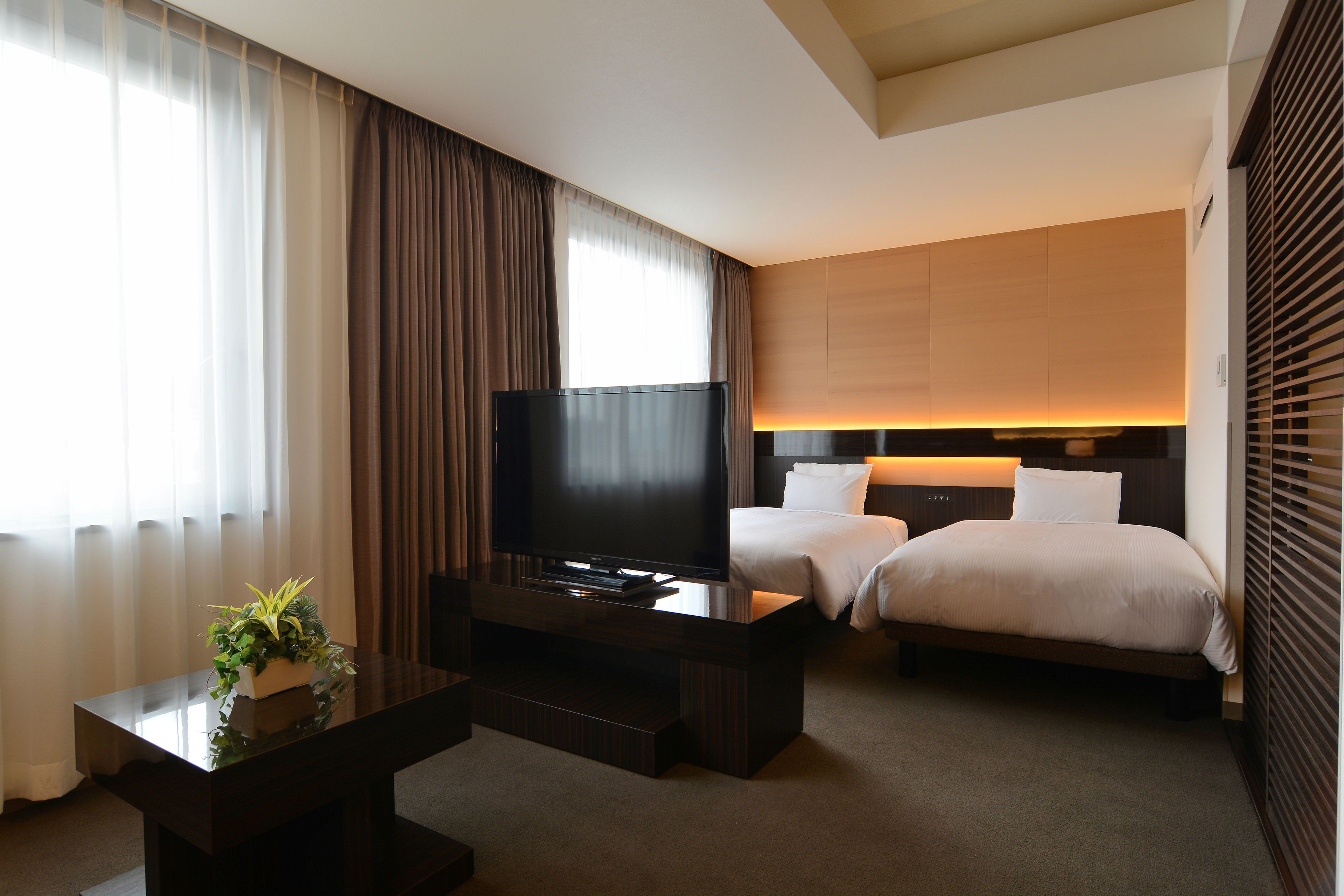 Superior Twin Room, 2 Bedrooms, Non Smoking, River View | Living area