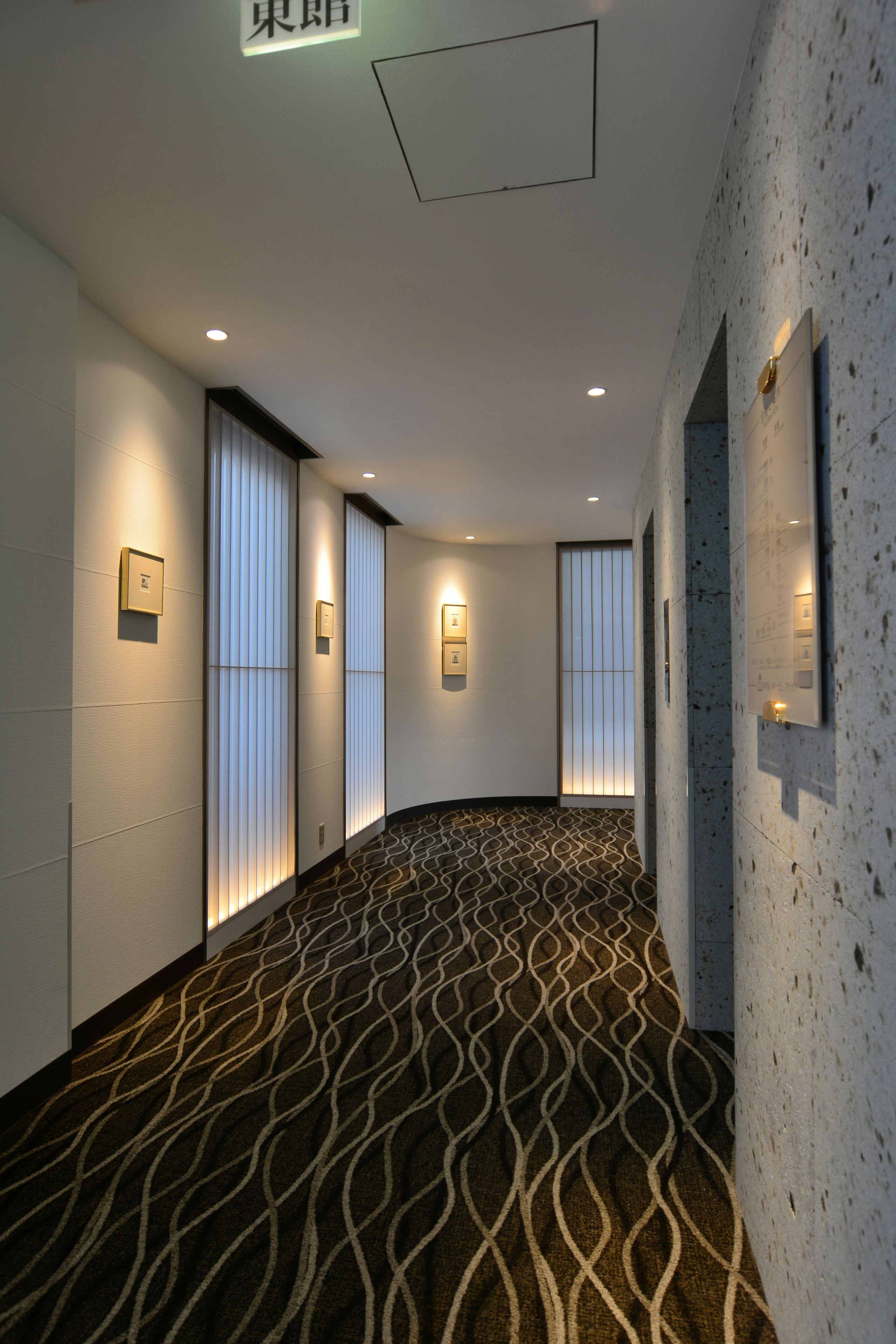 economy double room, 1 double bed | hallway