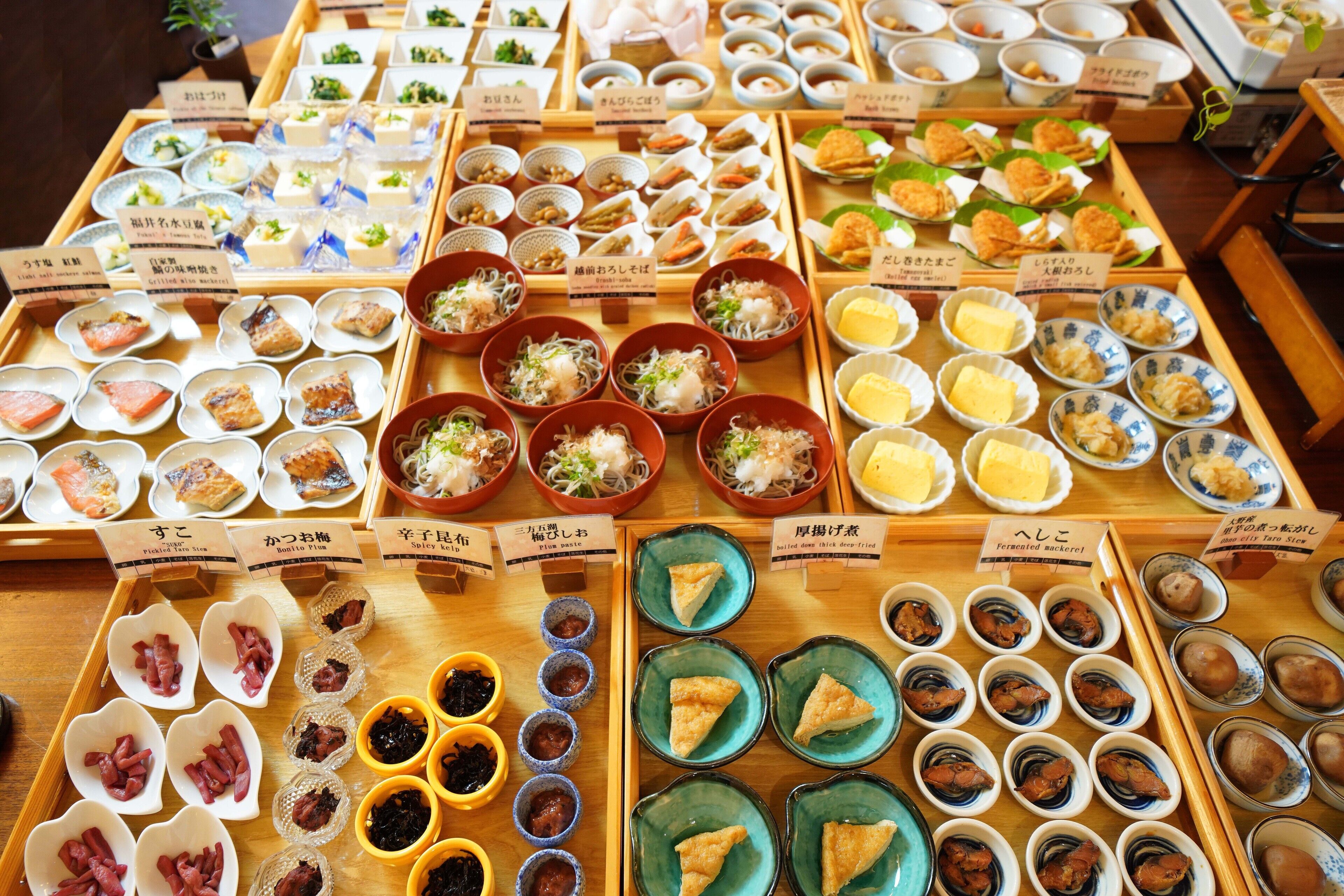 每日供应当地美食早餐（每人 JPY 1800）