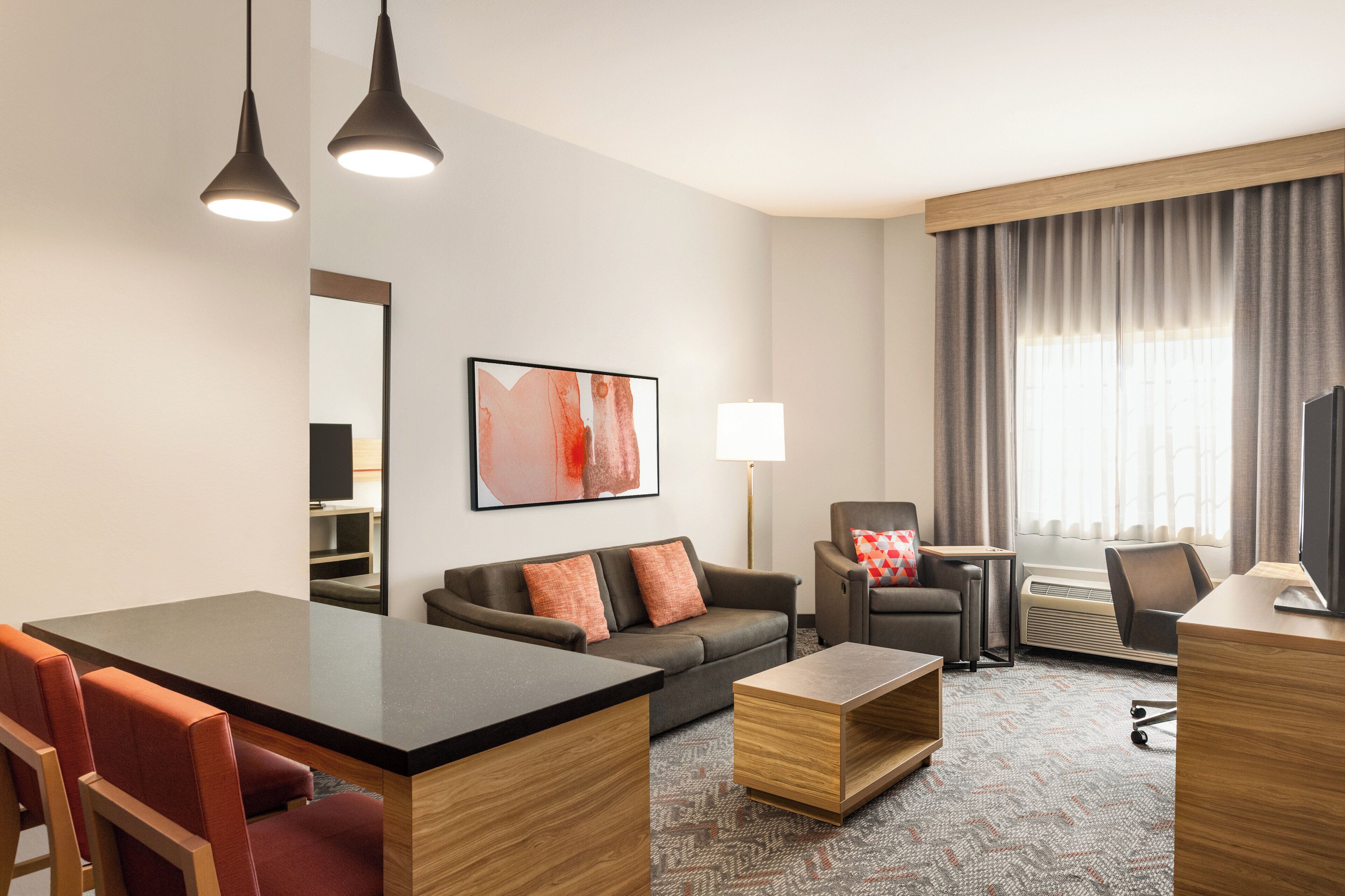 Bộ đồ giường cao cấp, bàn, truy cập Internet không dây miễn phí 