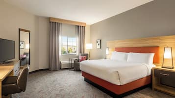 Studio Suite, 1 giường cỡ king | Bộ đồ giường cao cấp, bàn, truy cập Internet không dây miễn phí