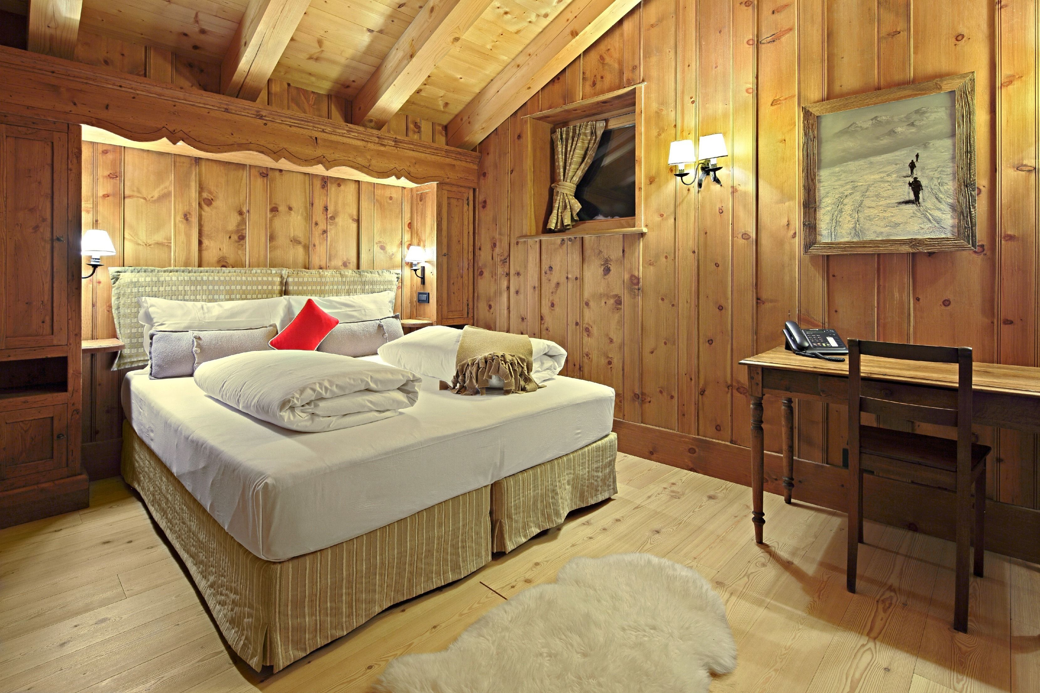 classic room | 1 bedroom, down duvets, in-room safe, individually decorated