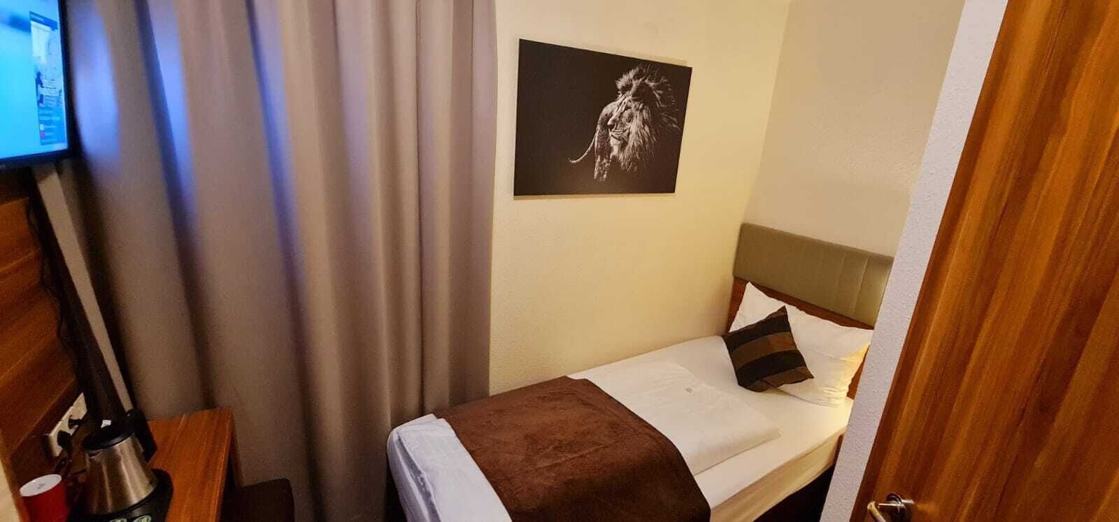 Comfort enkelrum - 1 sovrum | Skrivbord, arbetsyta för laptop, strykjärn/strykbräda och gratis wi-fi